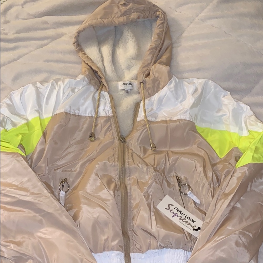 🌬Windbreaker Jacket🌦 •make me an offer•